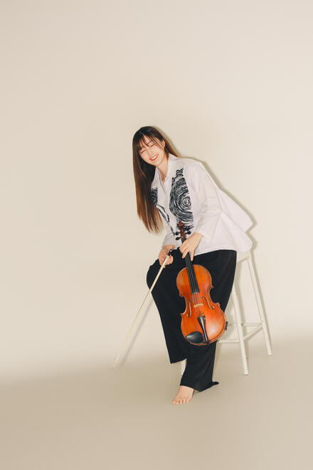 Viola Lora Viola Lora